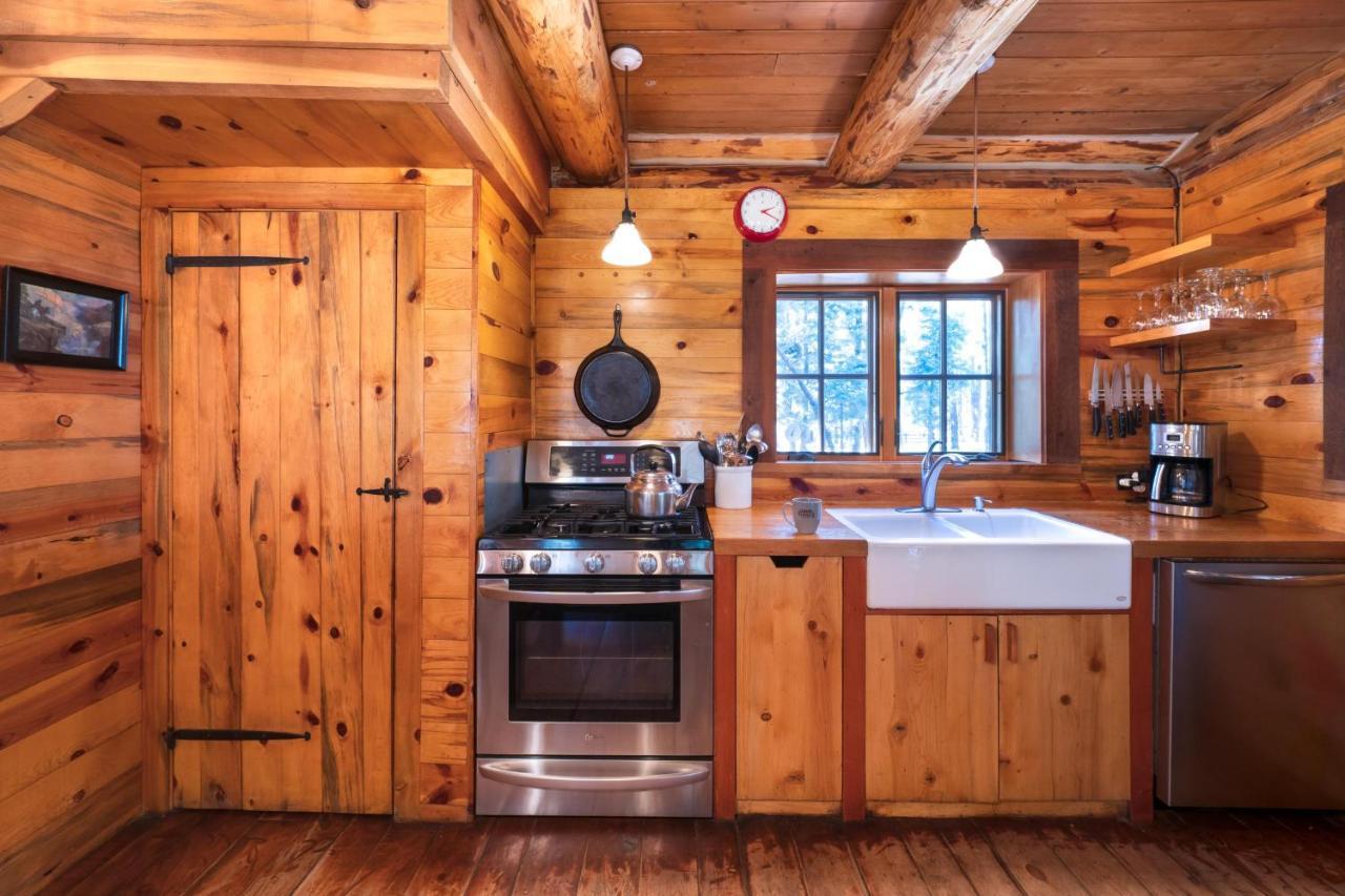 Corkins Lodge Chama Bagian luar foto