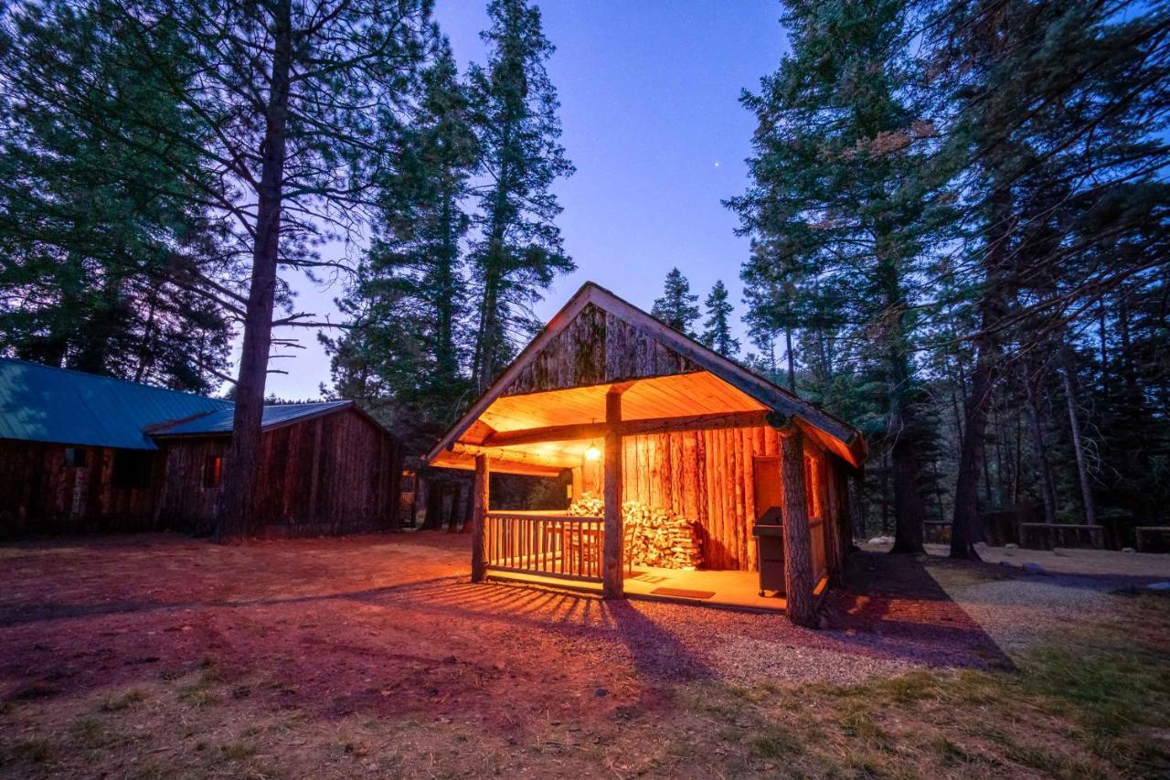 Corkins Lodge Chama Bagian luar foto