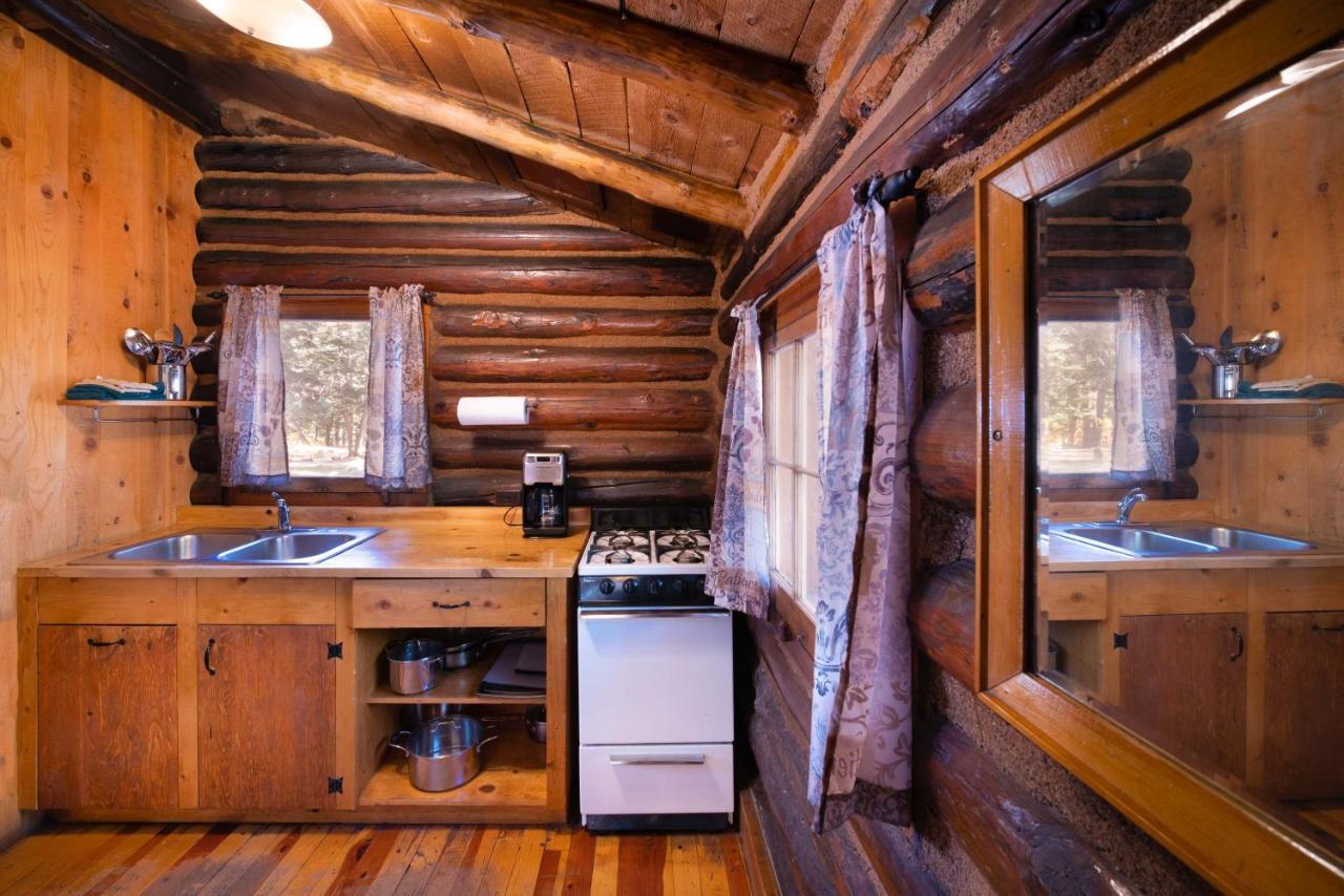 Corkins Lodge Chama Bagian luar foto