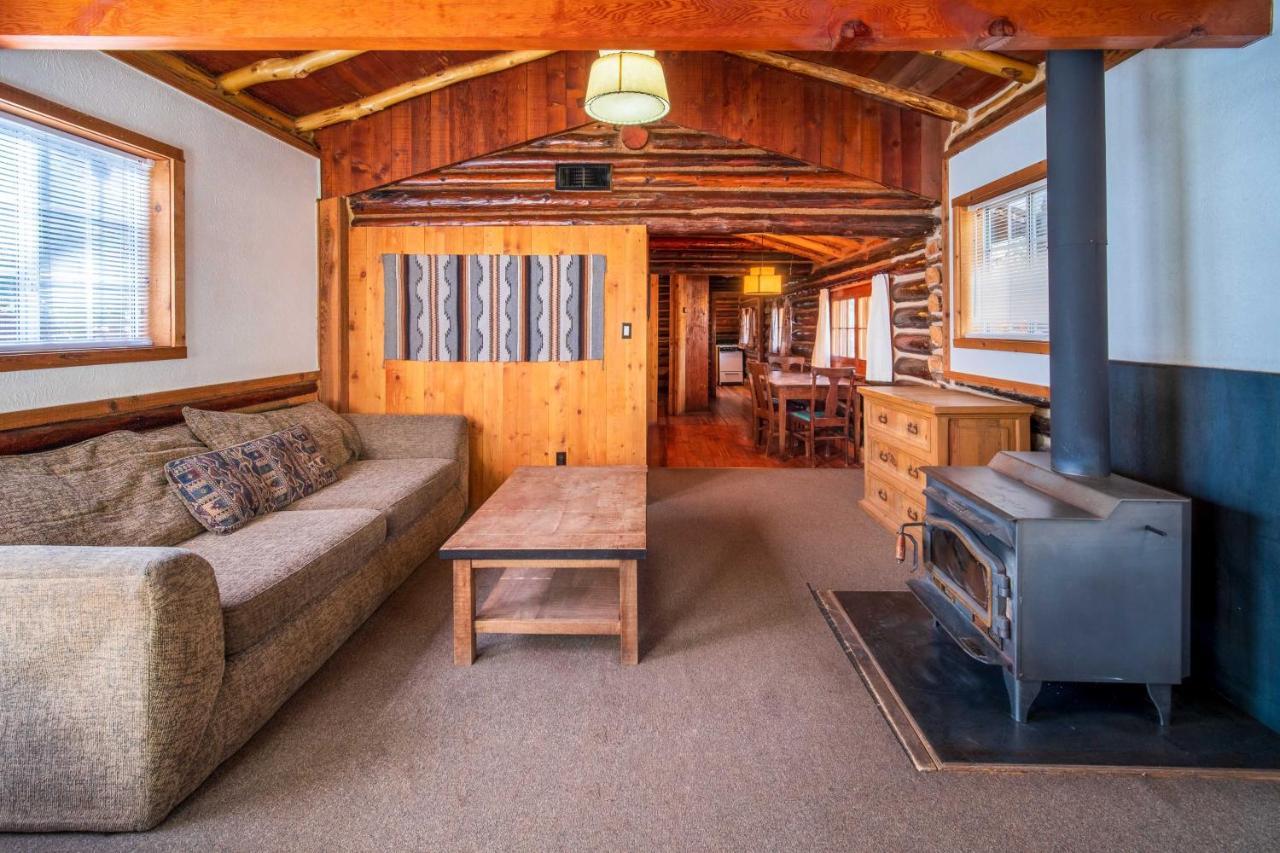 Corkins Lodge Chama Bagian luar foto