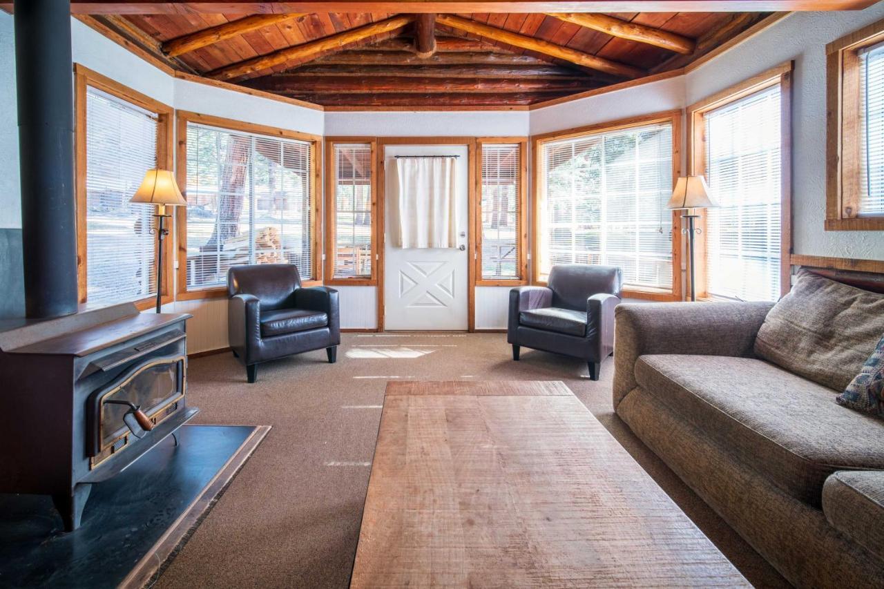 Corkins Lodge Chama Bagian luar foto