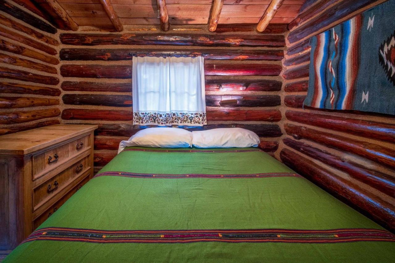 Corkins Lodge Chama Bagian luar foto